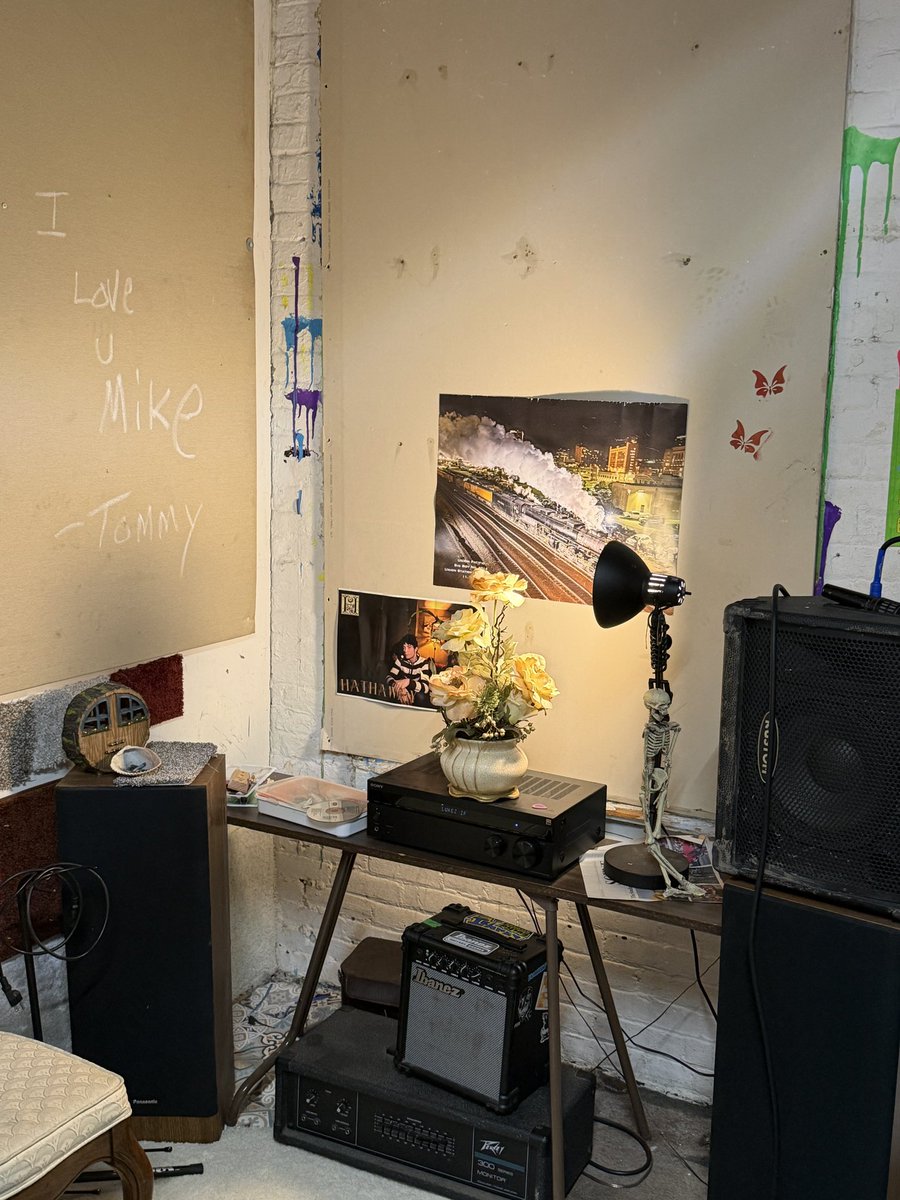 gayboyidol's tweet photo. I’m so glad I came here at 11 pm to listen to music so loud i can feel it in my chest And watch my boyfriend make clothes https://t.co/UKajPiFE3x