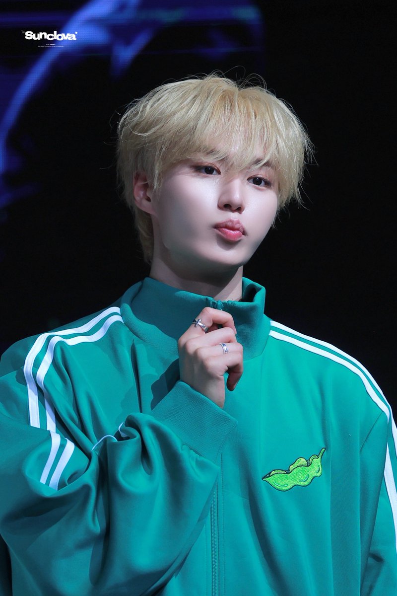 𝐬𝐮𝐧𝐜𝐥𝐨𝐯𝐚 tweet media