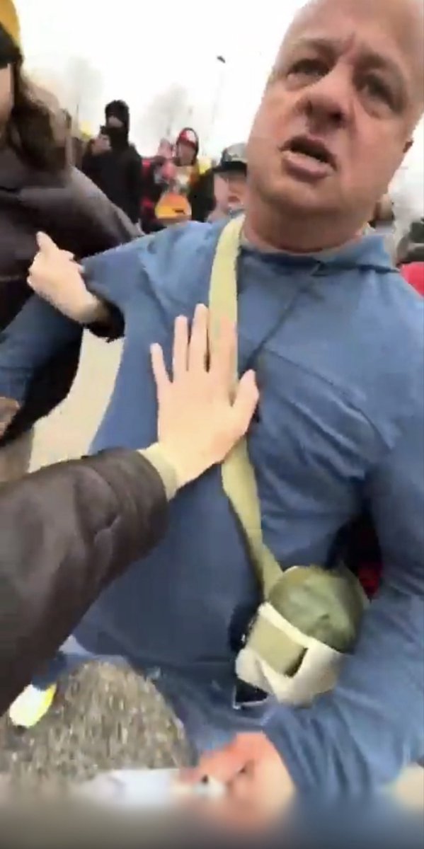 Astew_412's tweet photo. @MarioNawfal What a pussy, not only did you assault a women, you did it while her back was turned. https://t.co/TMhSbCoKu6
