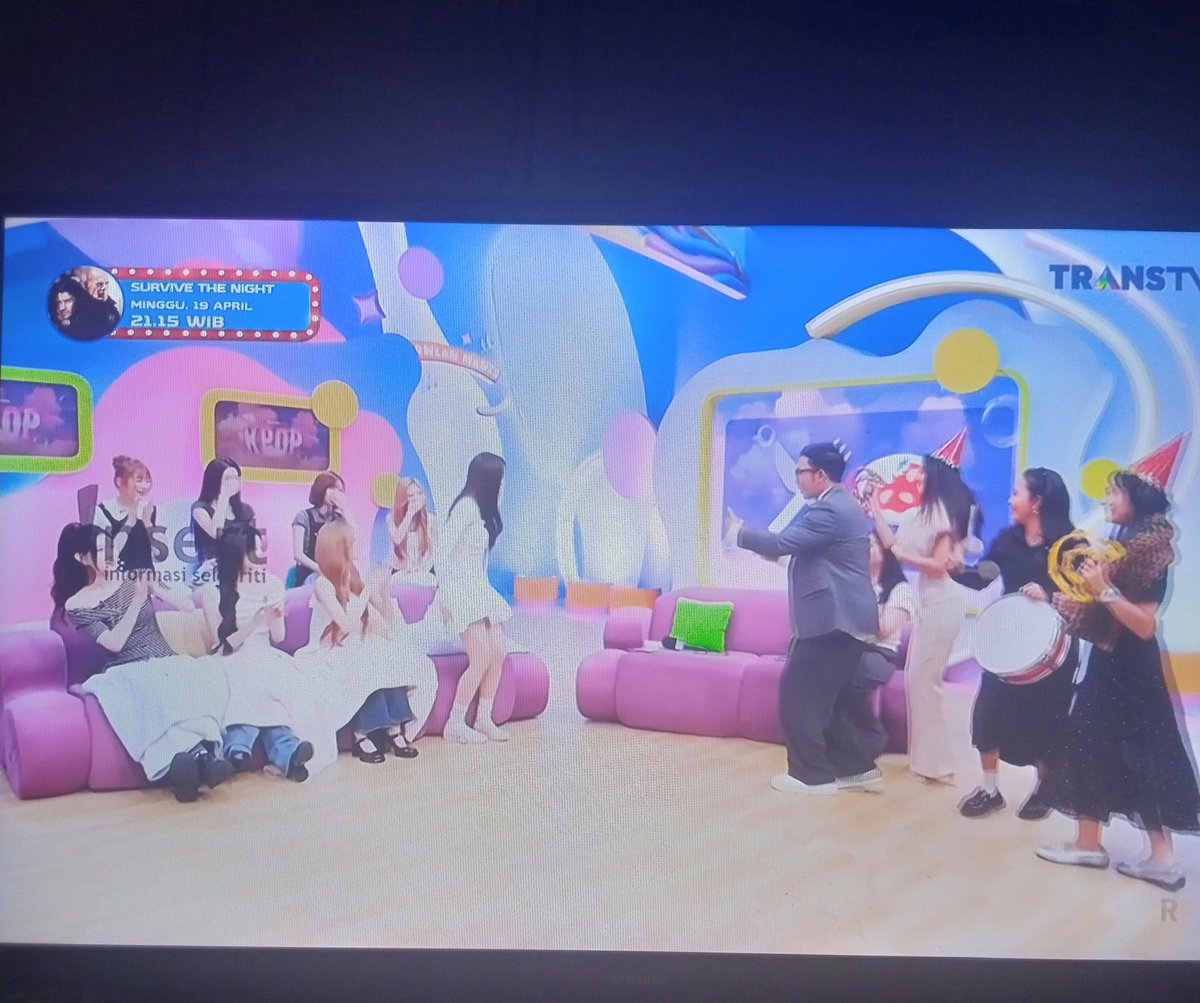 Carmen’s birthday was even celebrated during the Insert Live 🥺❤️

#HEARTS2HEARTS #CARMEN #카르멘