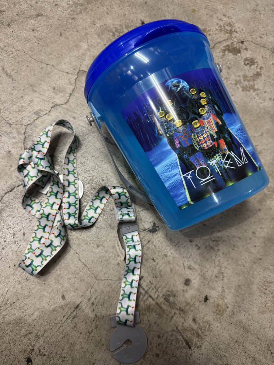 kingfamilyKANTO's tweet image. 【花小金井店】
シルク・ドゥ・ソレイユのボップコーンバケット💙
￥610  取り置き・輸送❌
ご来店お待ちしております🫣

#古着 #花小金井 #キングファミリー