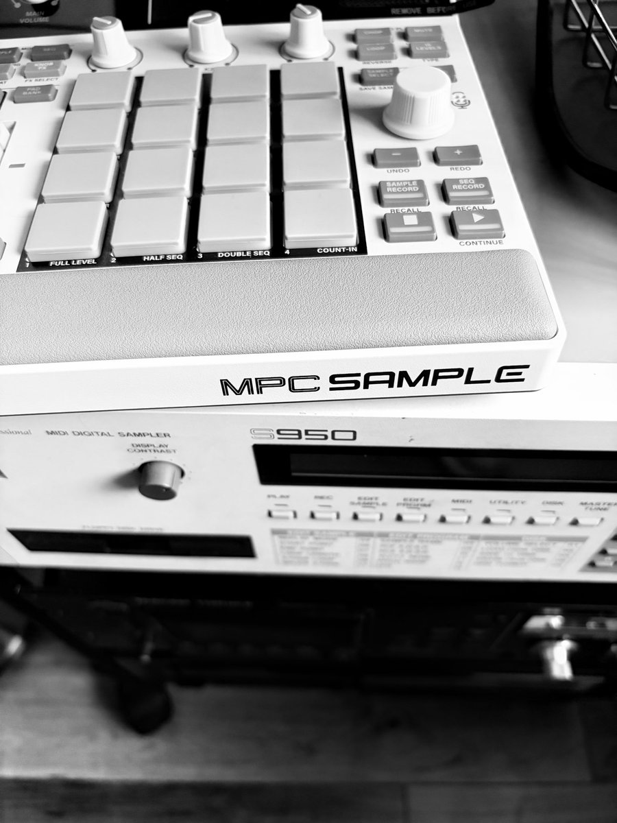 creamteamrecord's tweet photo. MPC SAMPLE &amp; S950 https://t.co/CbNAh0L2qj