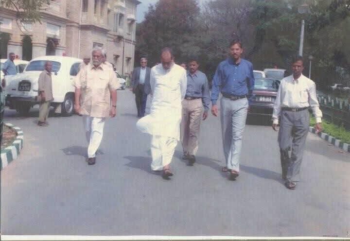 पुरानी यादें…

नमन पूर्व प्रधानमंत्री,महान समाजवादी नेता,स्वर्गीय श्री चन्द्रशेखर जी को 💐🙏