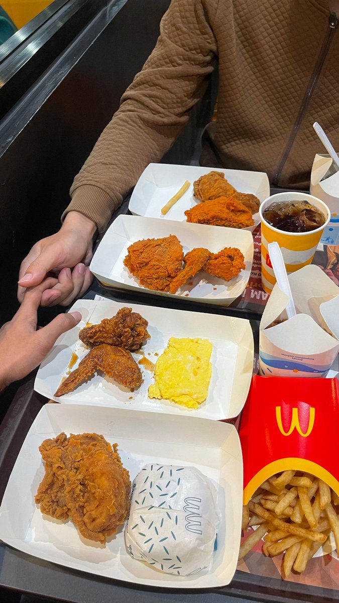 fineshyt tweet media