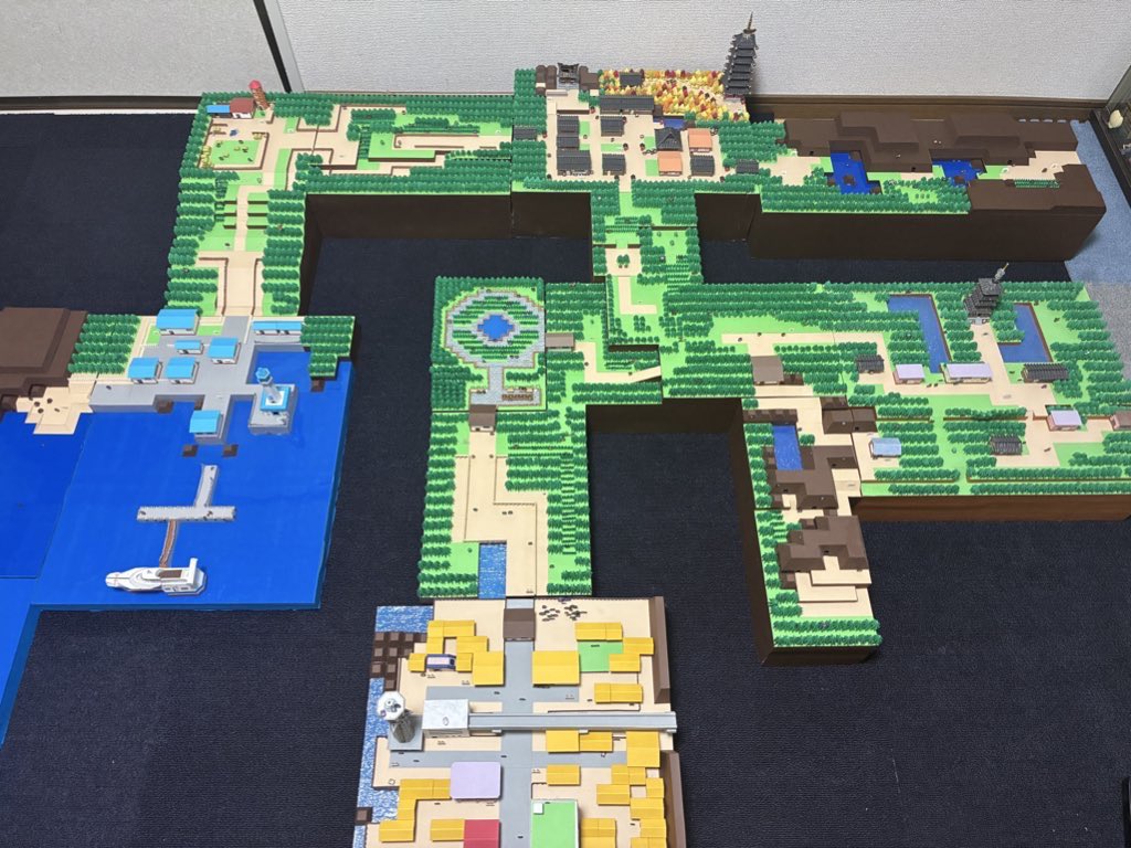創作界隈をお祭り騒ぎにしているこのポストの功績はデカい…‼︎

俺もいっちょ。画用紙で作ったポケモンのマップジオラマ🗺️