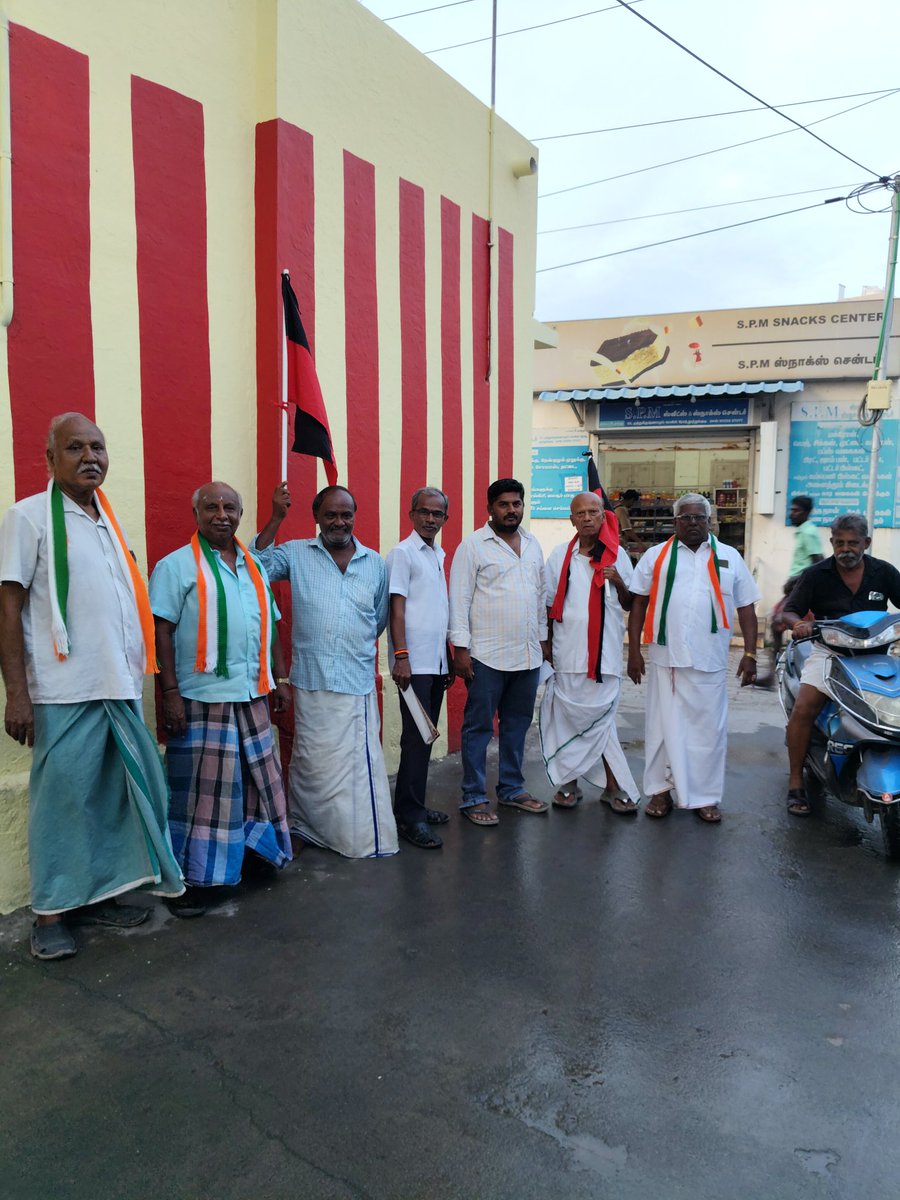 Varatha18650331's tweet photo. தூத்துக்குடி சட்டமன்ற தொகுதி வெற்றி வேட்பாளர் அக்கா P. கீதாஜீவன் அவர்கள் உதயசூரியன் சின்னத்தில் வாக்கு கேட்டு 22 வார்டு திரவியபுரம்1,2,3,4,5 தெருக்களில் வாக்கு சேகரித்தோம்...
நமது வெற்றி வேட்பாளர் #கீதாஜீவன் 

நீங்கள் வாக்களிக்க வேண்டிய சின்னம் #உதயசூரியன்

Geetha Jeevan...DMK https://t.co/xEvPaJBq0L