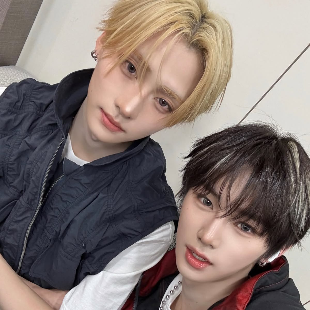 evren𝜗𝜚˚ tweet media