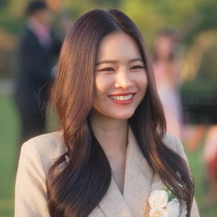 4elementsReact tweet media