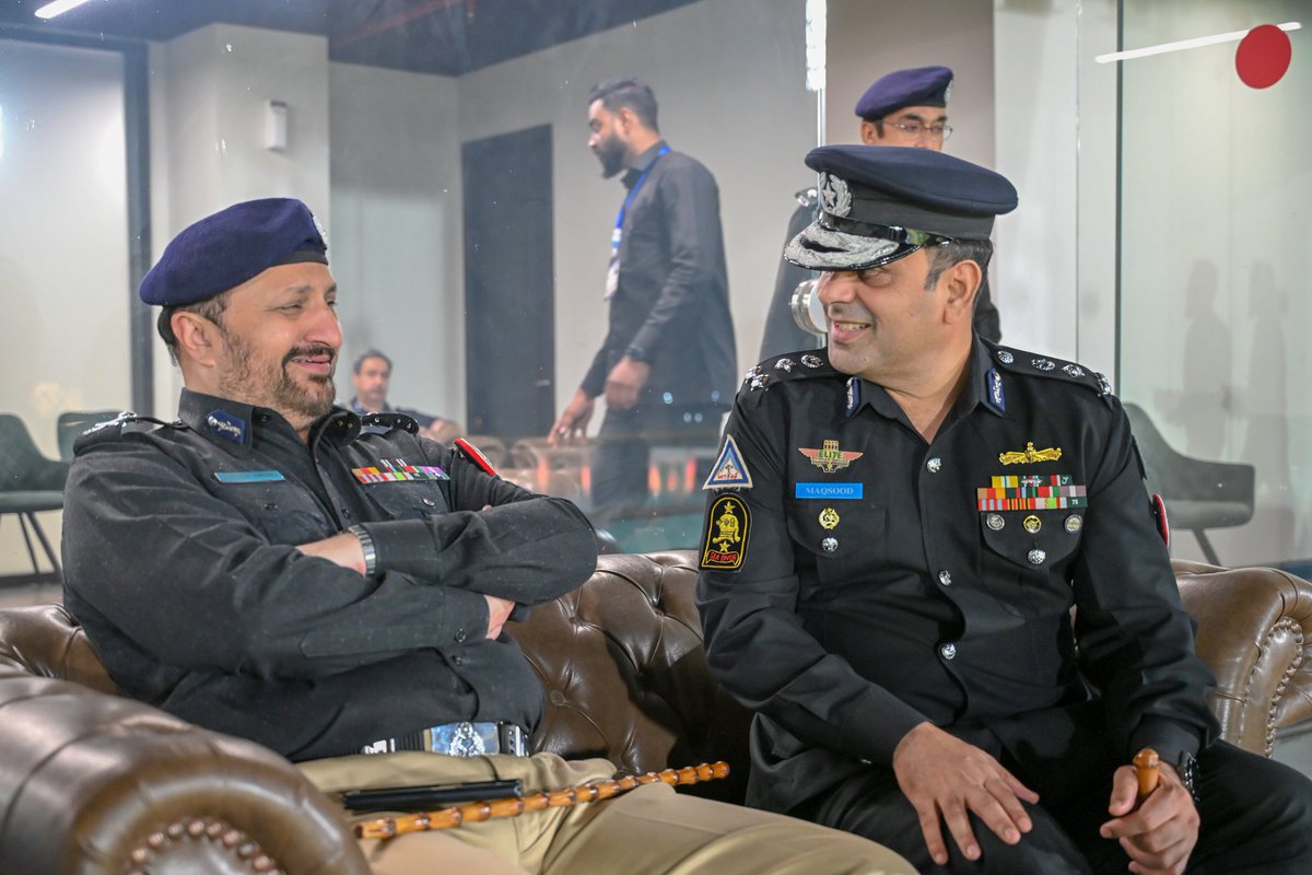 ssusindhpolice's tweet image. Federal Interior Minister Mohsin Naqvi, along with IGP Sindh Javed Alam Odho, DIG Security &amp;amp; Emergency Services Division Dr. Maqsood Ahmed, and Commandant SSU Aamir Khan Niazi, visited the National Bank Stadium in Karachi.

#SSU | #PSL | #Karachi | #SindhPolice