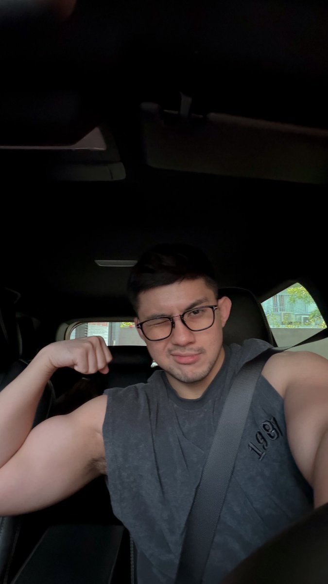 李羅柯 tweet media