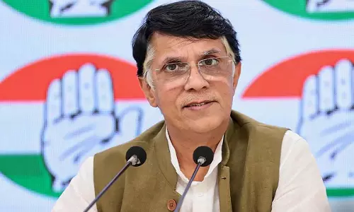 LiveLawIndia's tweet image. #SupremeCourt to hear today #Congress leader @Pawankhera's plea to vacate the stay imposed by it on his transit anticipatory bail in a forgery and criminal conspiracy case

Bench: Justice JK Maheshwari and Justice Atul S Chandurkar

The case was registered by Assam Police on the