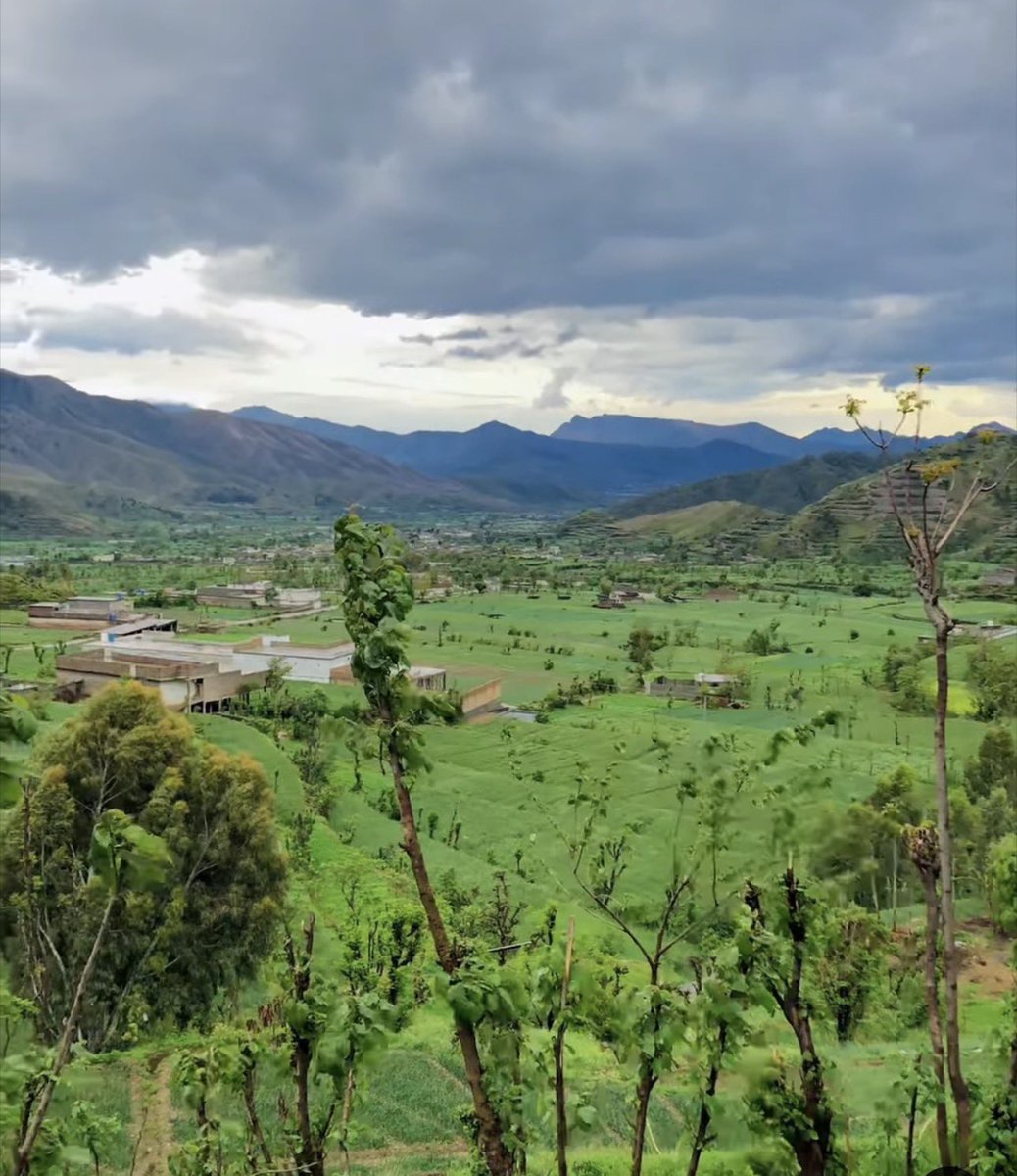 Sulymun08's tweet image. Swat Vibes 🌧️ 
M Village Vibes ❤️