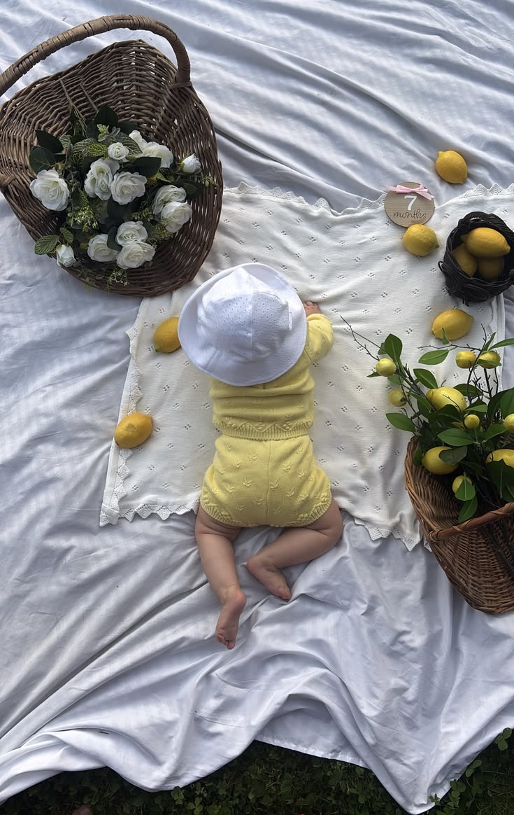 🪽 (@babysmelll) on Twitter photo 