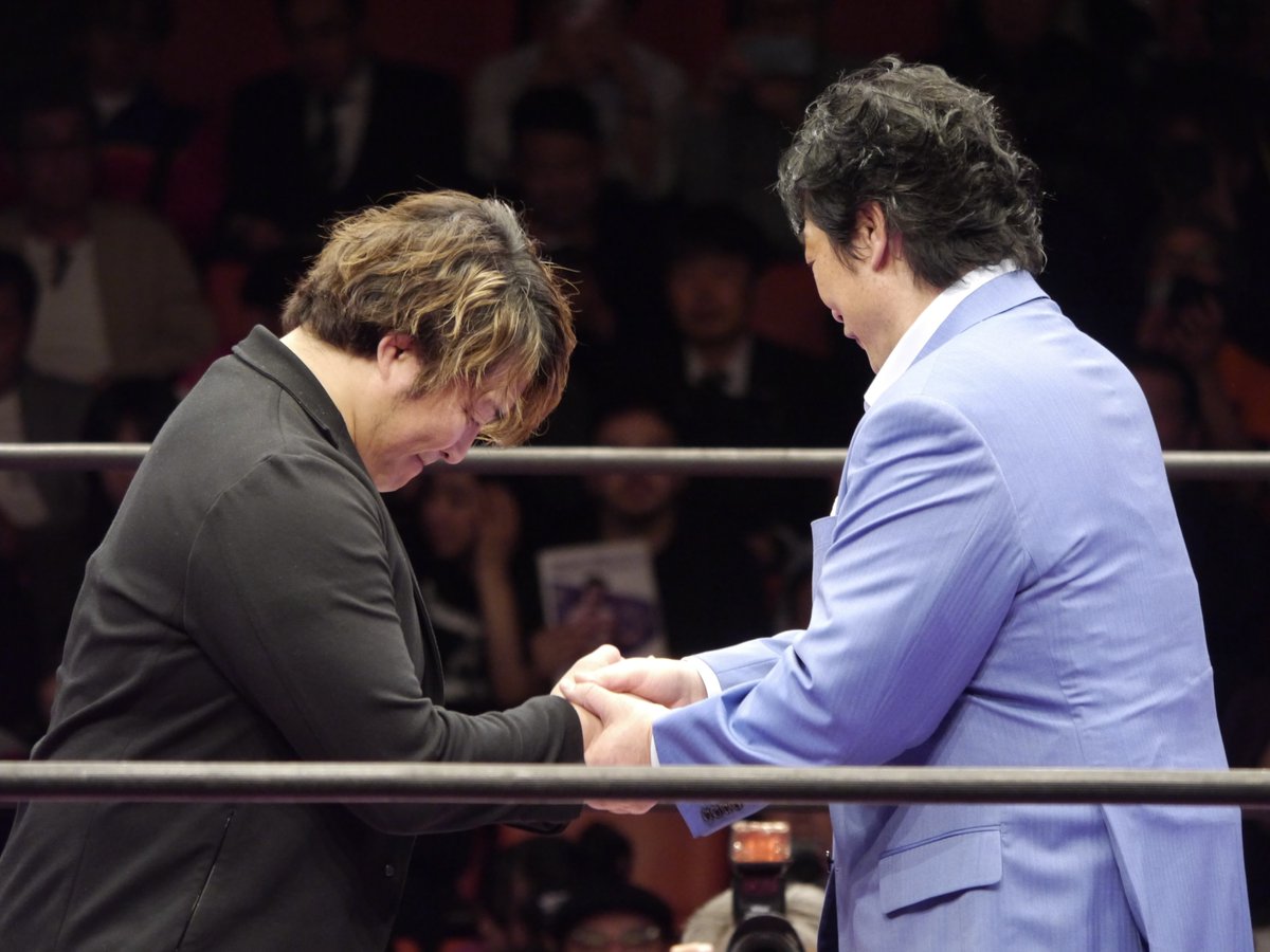 ata_rashiku's tweet photo. Fortune Dream 11も最高でした…！超満員の圧倒的な熱量の中で、たなの笑顔も小橋のエアギターも見られて大満足です！
 #fd11 #小橋建太 #棚橋弘至 https://t.co/B6OTyvUVgy