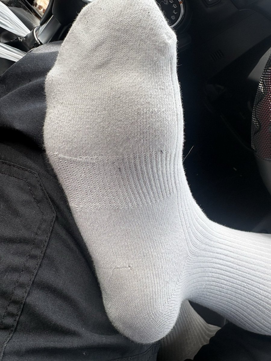 asisocks_white's tweet photo. 連履き3日目です
足裏汚れてないけど臭ってきました https://t.co/1ihZoDHzmd