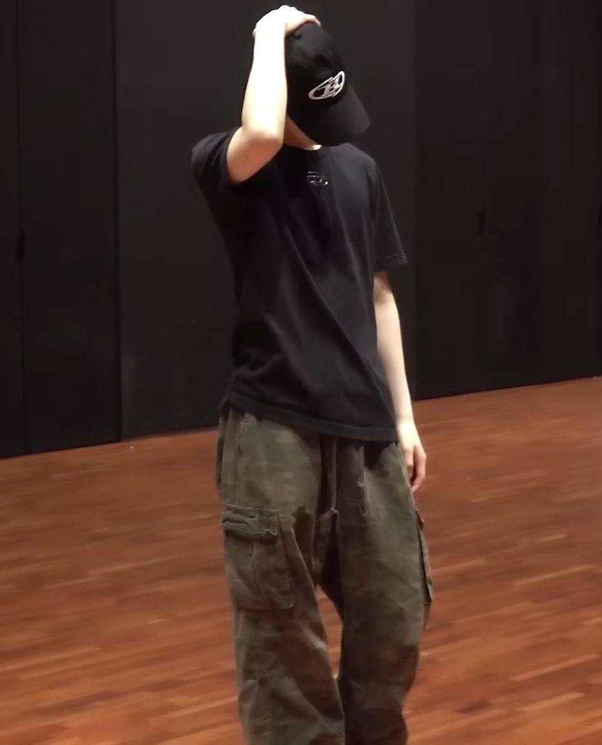 LUCKY 떠누렁이🍑 tweet media