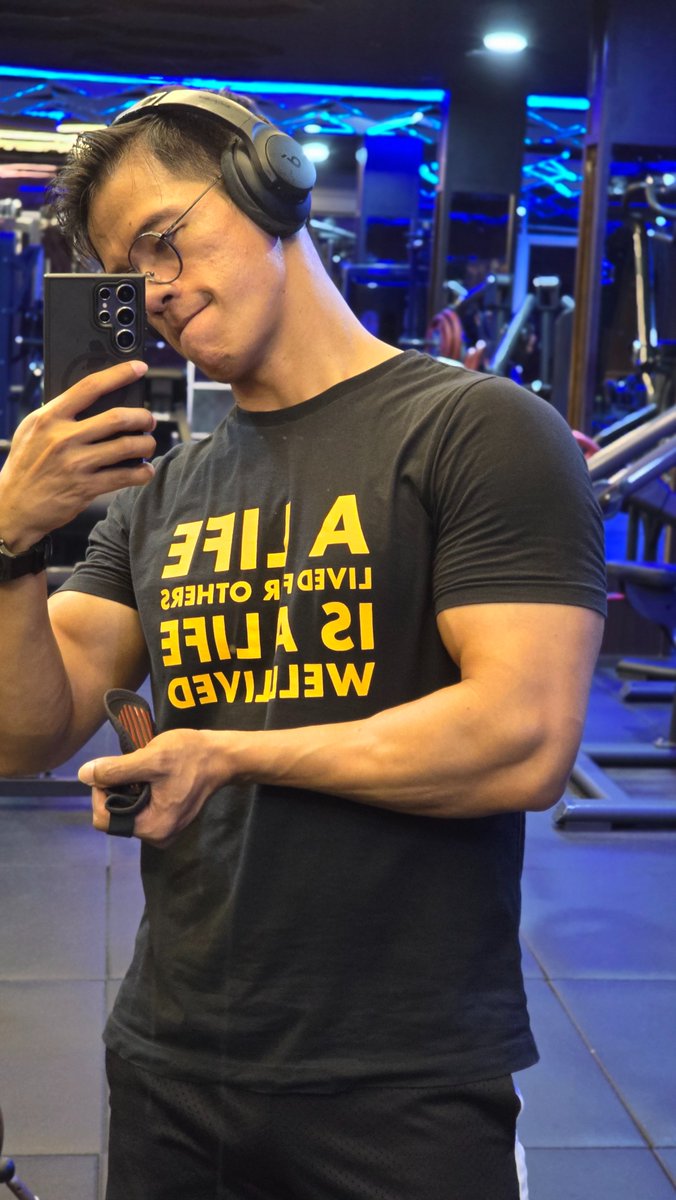 (B) Yours tweet media