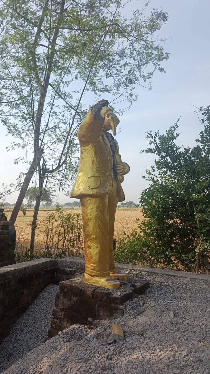 झांसी के चिरगांव थाना क्षेत्र अंतर्गत करगुआं मे कुछ असामाजिक तत्वों द्वारा संविधान निर्माता बाबासाहेब जी की प्रतिमा को किया गया क्षतिग्रस्त
<a href="/jhansipolice/">Jhansi Police</a> तत्काल नई प्रतिमा स्थापित कराए एवं दोषियों को जेल भेजने का कार्य करे
<a href="/BhimArmyChief/">Chandra Shekhar Aazad</a>
<a href="/adgzonekanpur/">ADG ZONE KANPUR</a> 
<a href="/rangejhansi/">IG RANGE JHANSI</a> 
<a href="/Uppolice/">UP POLICE</a>