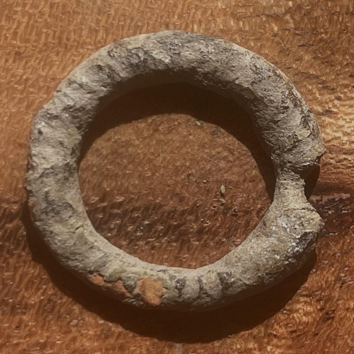 medieval_digger's tweet image. Last finds! A broken silver button, a couple of coins, buckles, a ring brooch and a wheel spur. Last two items are late medieval! 😎👍🍀#metaldetecting