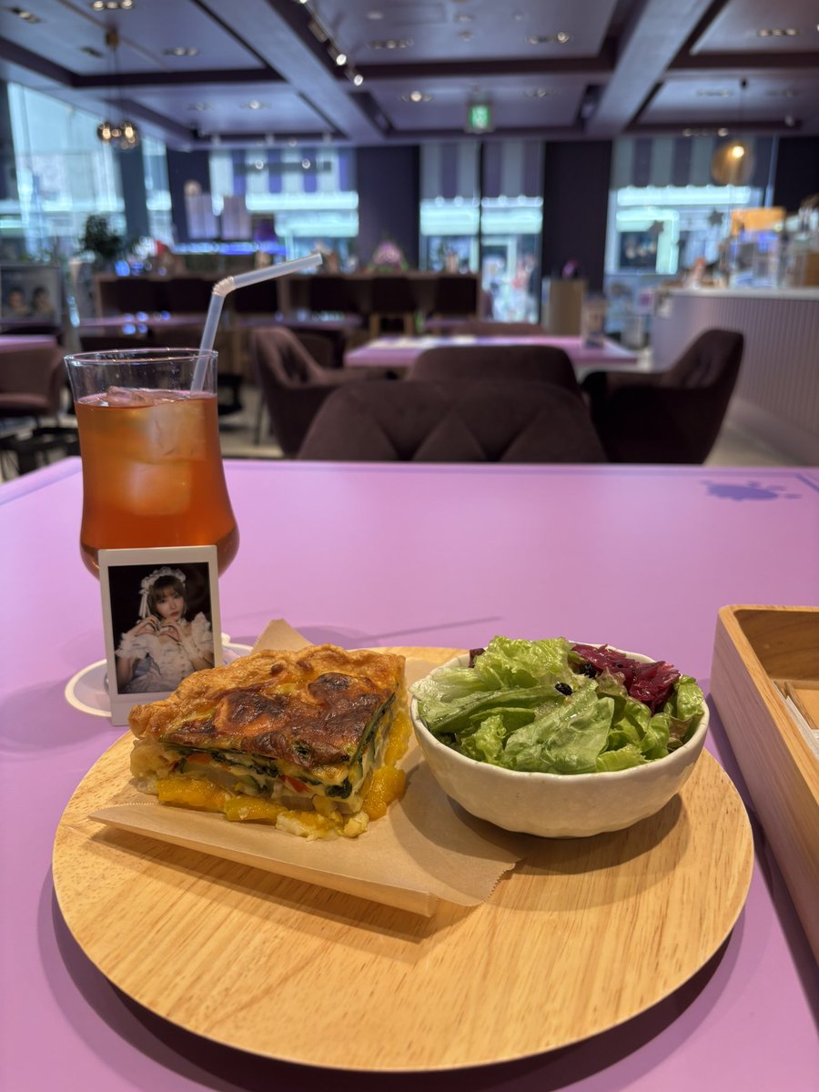 fabka_sa's tweet photo. 姫とご飯！キッシュ！ https://t.co/spiE97cE4E