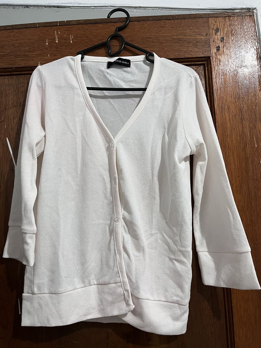 nego sajaa yu bes bolehh

- sandal uk 38/39 20k sajaa yuk
- cardi soft pink 15k
bisa oren semua ya bes