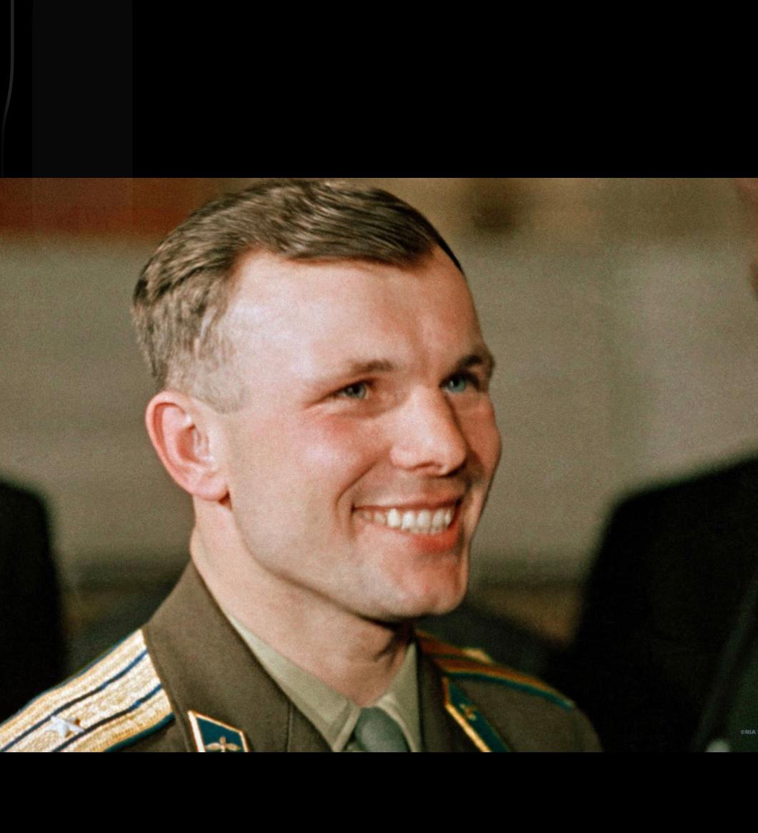 En abril de 1961 el cosmonauta soviético Yuri Gagarin se convirtió en el primer ser humano en viajar al espacio.