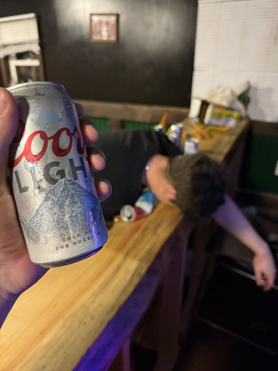 back9callahan's tweet photo. The Mountains Are Blue, And So Are My Balls. It’s A Good Thursday Night. #LANK https://t.co/TNLt8Y81Ln