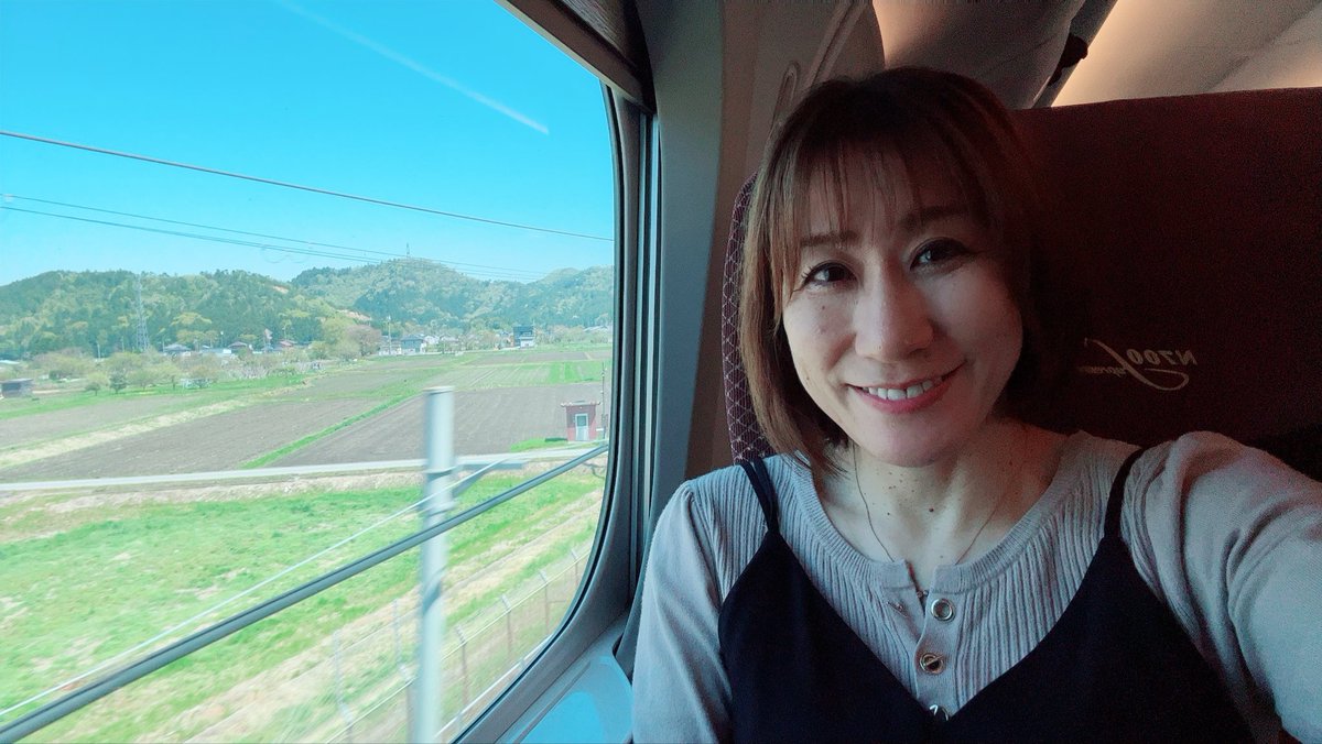 昨日は東京🗼
#依存症家族のための幸せ引き寄せ講座
東京19期初級編の１回目でした！
今回は全員がリアル参加💖
依存症家族は自分はまともで問題ない
ヤバいのは依存症当事者！って
信じて疑わないんだけど
自分の方がよっぽどヤバい🫣
って気づくと依存症の回復が
スタートするのですよね✨
＃共依存