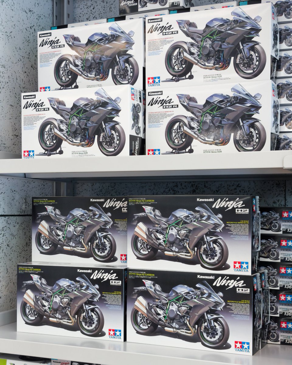 📢《実車展示中｜期間限定》
#tamiya_tokyo では4月26日まで、カワサキ「Ninja H2」シリーズの実車を展示中🏍️

都内は気持ちのいいお天気☀️
週末のお出かけやお散歩ついでに、ぜひお立ち寄りください。

✅Ninja H2 CARBON
✅Ninja H2R

圧倒的な存在感と迫力を、間近でご体感いただけます。