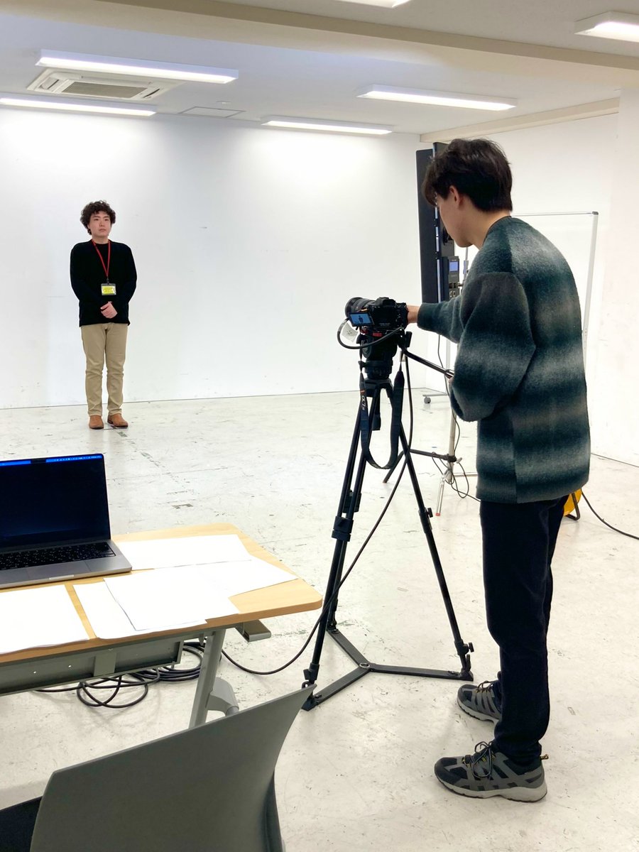 PyramidFilmInc's tweet photo. 📝新入社員研修📝

先日、新入社員研修が終了しました！
弊社では、基本的なビジネスマナーから、Adobeソフトの操作、制作業務に関することなど、様々な研修を行います🌱

映像制作が未経験の方でも安心してスタートできるよう、基礎から丁寧に学べる内容となっています◎

研修を通して、新入社員同士の交流も深まり、少しずつ打ち解けていく様子が印象的でした☺️

これからそれぞれの現場での活躍が楽しみです！✨