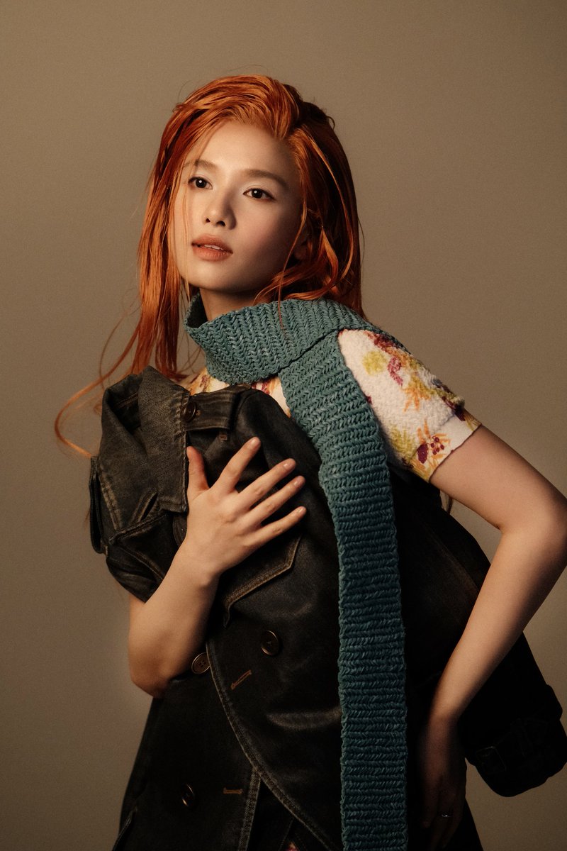 Studio​ Update​ 260417 (2/3)

จางจิ้งอี๋ X นิตยสาร T  ฉบับภาษาจีน เล่มเดือนเมษายน 2026

"มาบันทึกช่วงเวลานี้ด้วยความรู้สึกที่เต็มเปี่ยมกันเถอะ"

#จางจิ้งอี๋​ #Zhangjingyi #张婧仪