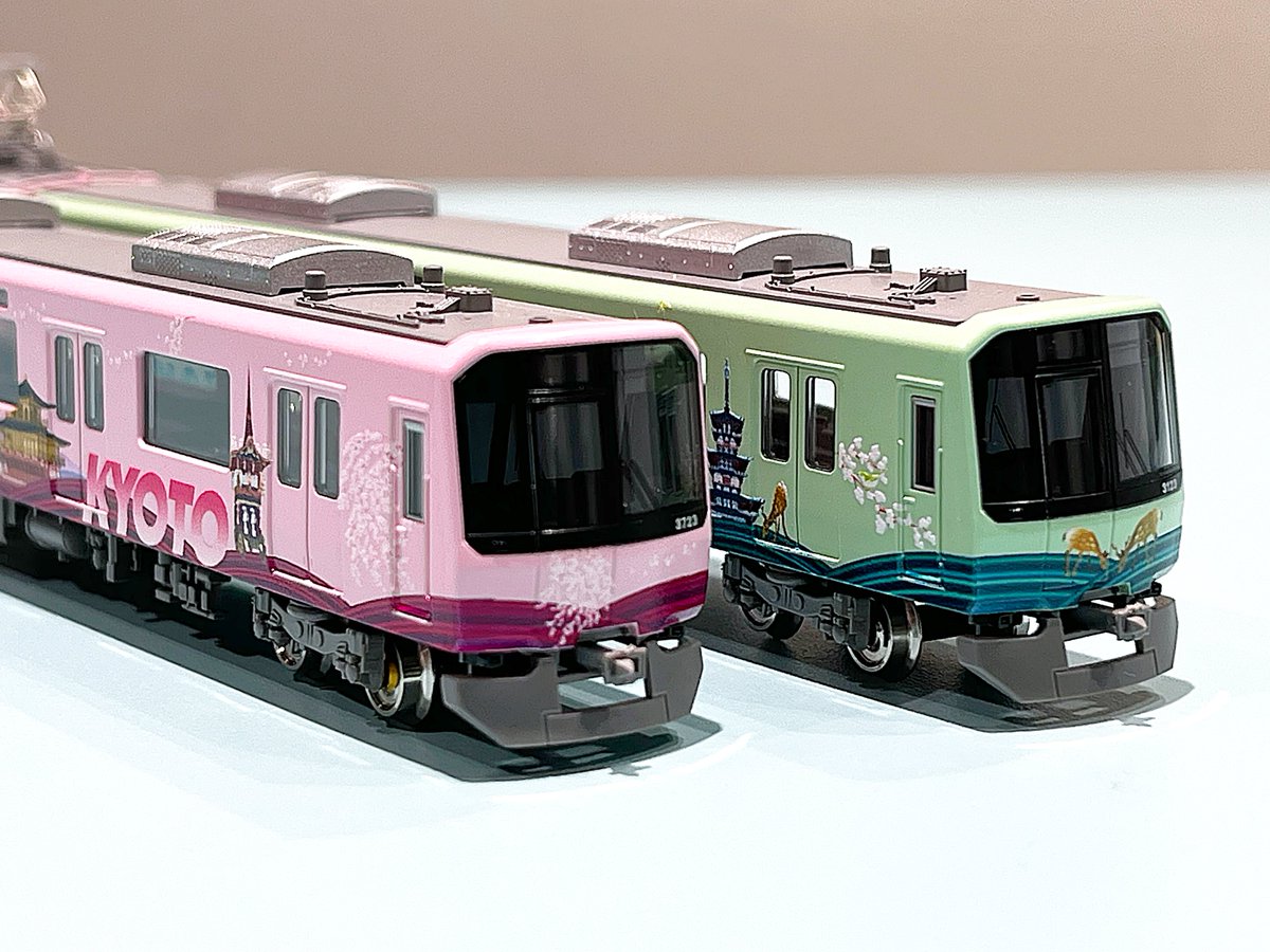 近鉄1026系「ならしかトレイン」と3220系「KYOTO-NARA」それぞれ残り