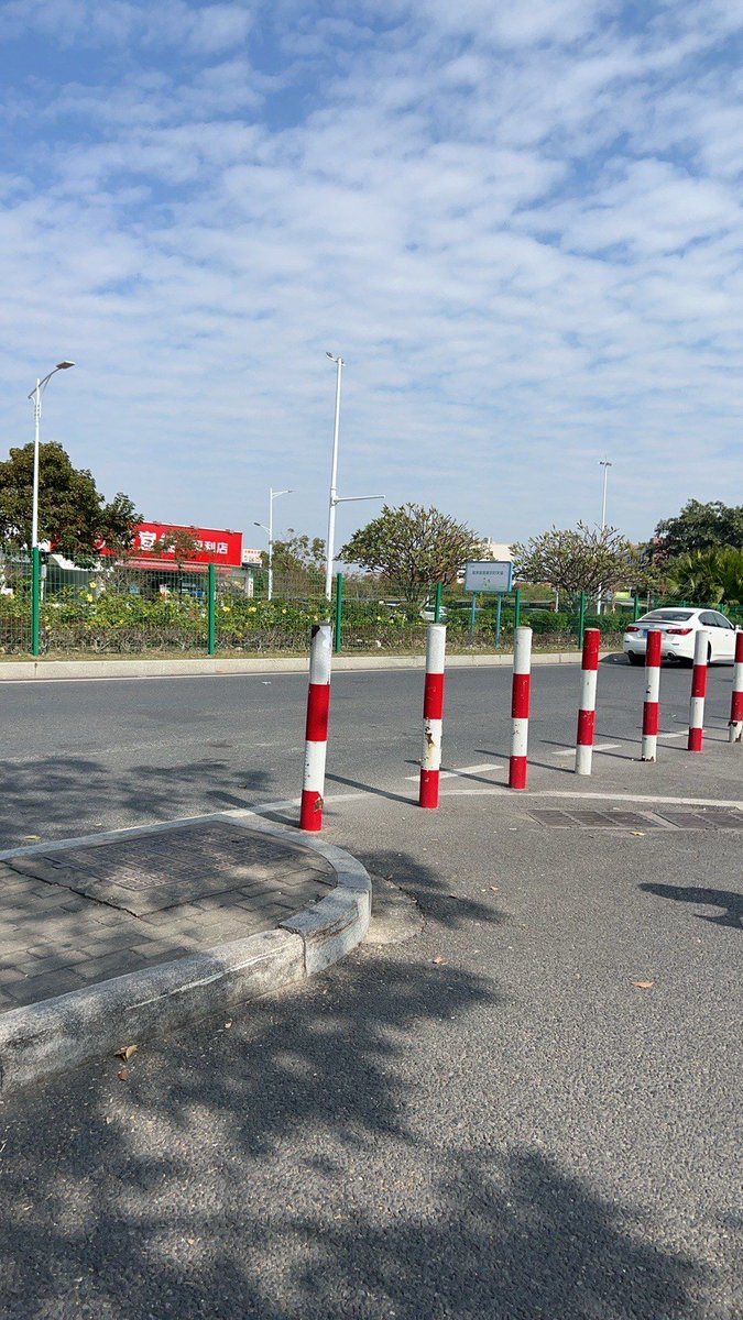 debbie lopez tweet media