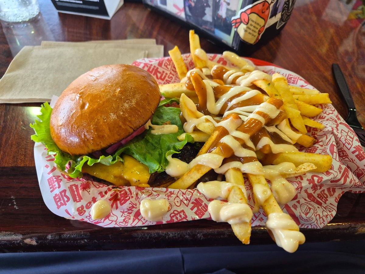 Only__Foods's tweet photo. FuKu Burger 'n Jazz Fries...............
#fuku #jazzfries #burger https://t.co/XgU98AzpUh
