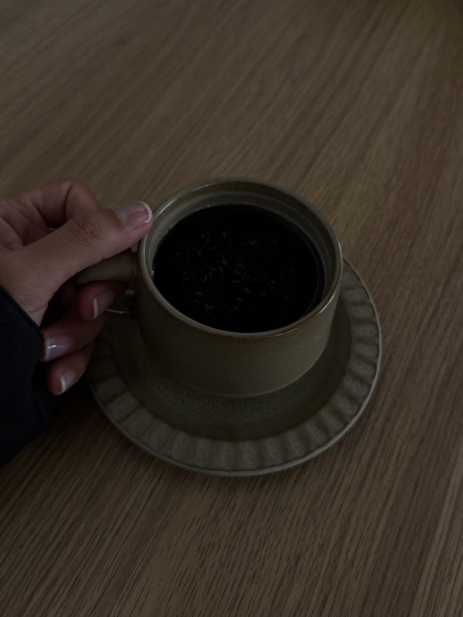 bebiegrlll's tweet photo. ☕️🍃 https://t.co/2mUrdhjrLW