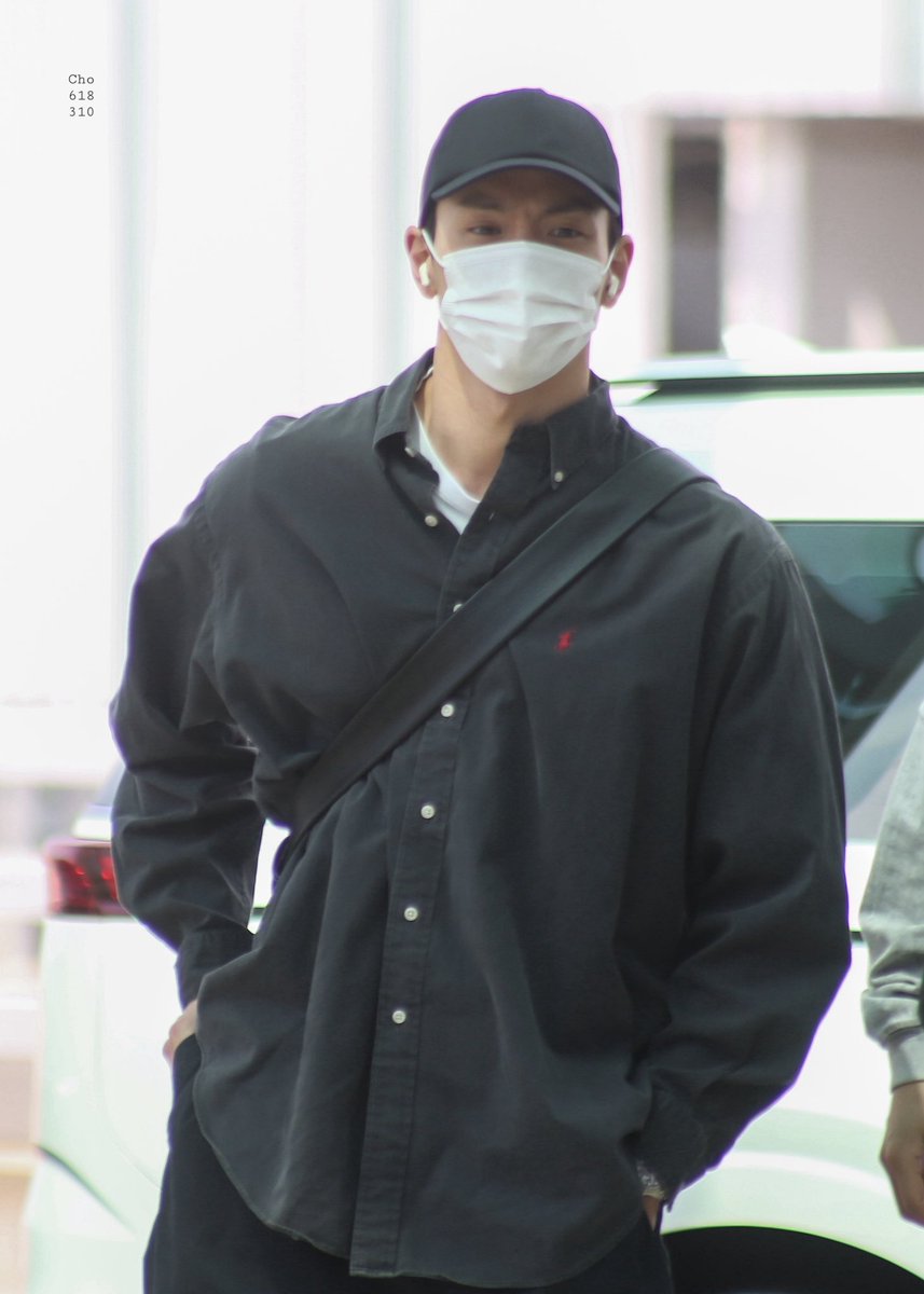 Cho_618310's tweet photo. 260417 ICN 출국 

#셔누 #손현우 #몬스타엑스
#SHOWNU #MONSTAX
#ショヌ #モネク #モンスタエックス 
@OfficialMONSTAX https://t.co/9blXtCuBXJ