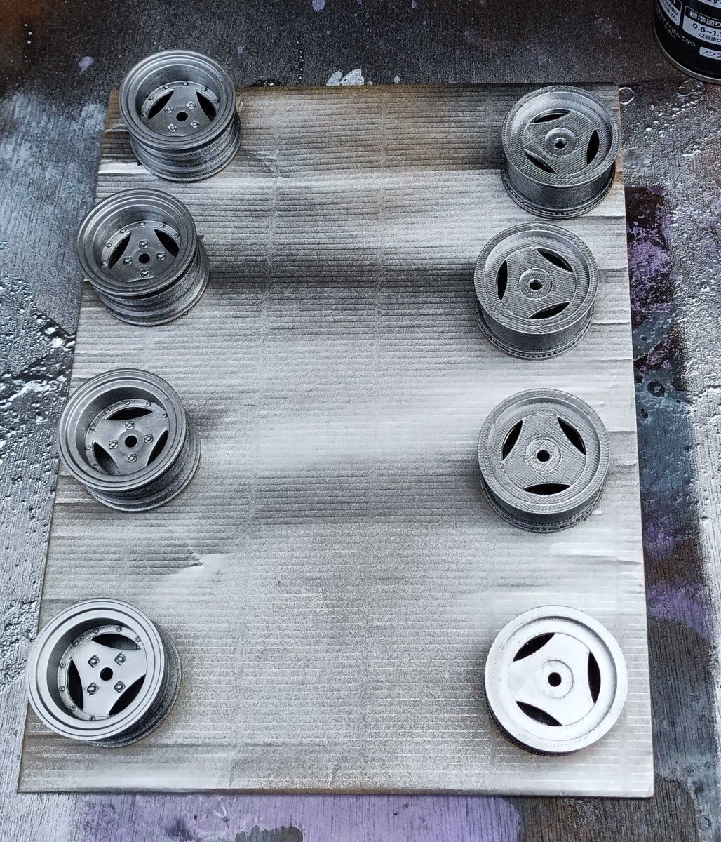 ナベヤス tweet media