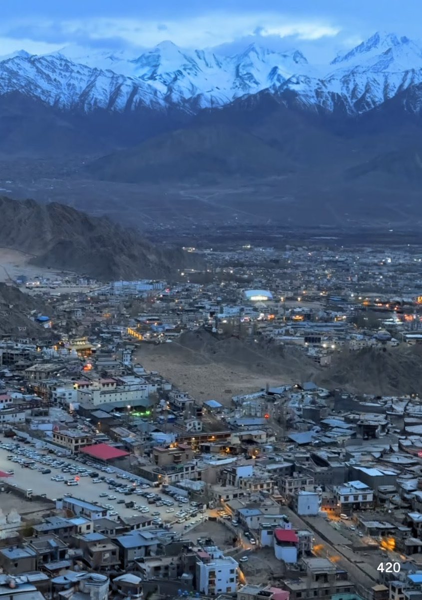 SinghManju37713's tweet image. A trip to remember ✨️ 
Leh - high altitude cold desert where mountains change colors with sunlight, endless sky, beauty you’ll never forget.
And when you climb up to Tsemo Monastery, the entire city unfolds beneath you, silent, surreal, breathtaking. 
#Leh #Himalayas