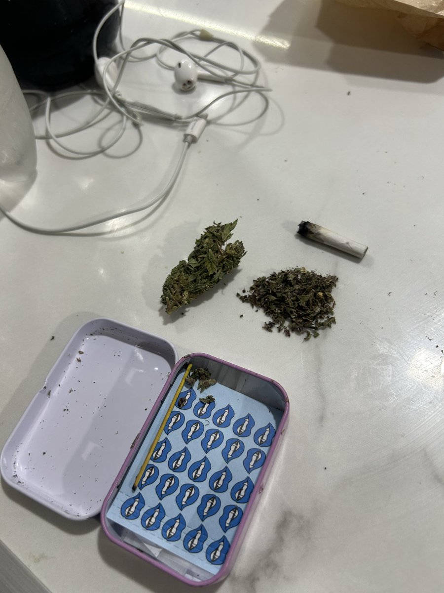 bloomOnxi 🚬 tweet media