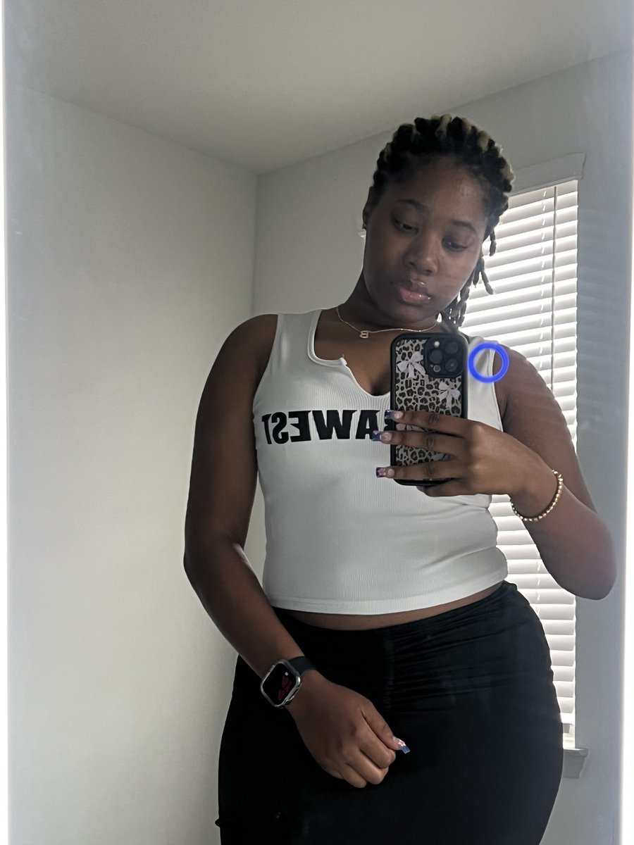 Le’nae B tweet media