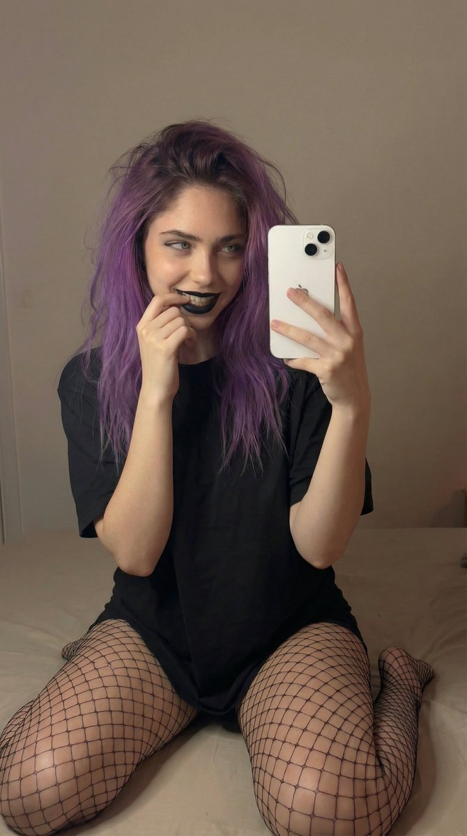 yourdreamviolet's tweet photo. @ShanyaLexia Why not? What's gonna happen if I check? https://t.co/xGUFysTTLe