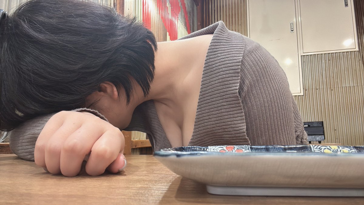 まくら裏 tweet media