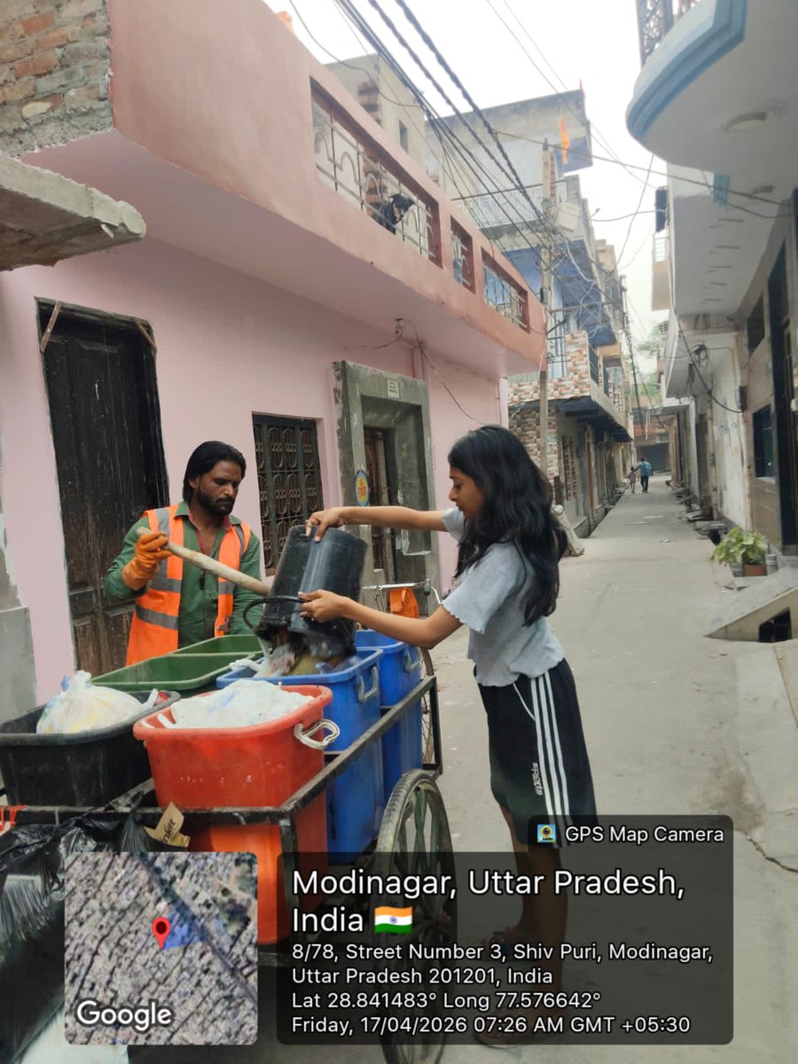 ✨🧹 स्वच्छता अभियान 🧹✨
नगर पालिका के नेतृत्व में SBM टीम द्वारा वार्ड नं. 32 सभासद श्री ललित मित्तल जी के वार्ड में D2D वेस्ट कलेक्शन किया गया। 🚛♻️
सफाई कर्मचारियों ने घर-घर जाकर कचरा एकत्रित किया और लोगों को स्वच्छता के प्रति जागरूक किया। 🌱
#SwachhBharatMission #D2DWaste