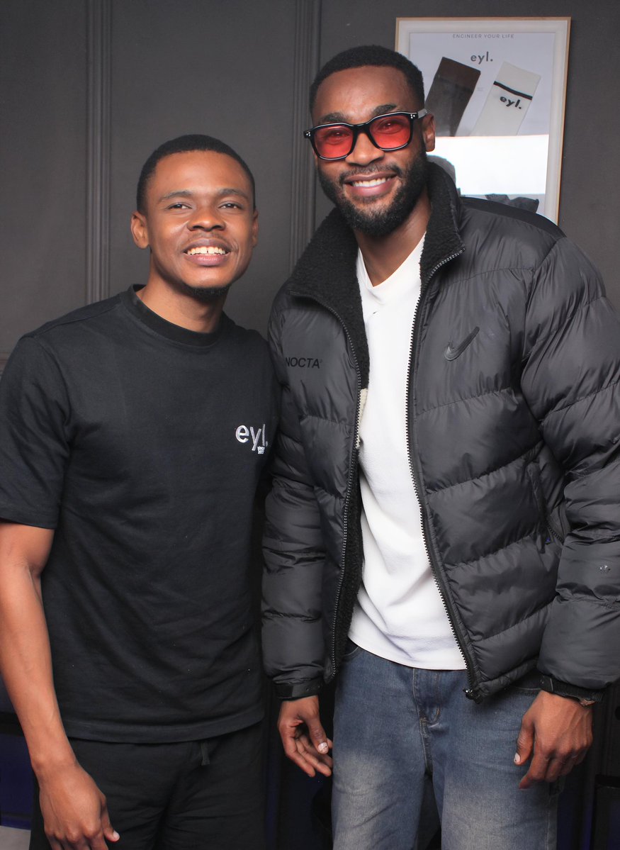 EngineerYLPod's tweet image. So Que did a thing and opened up to Lungelo KM on Engineer Your Life. 

From rejection, being isolated, to standing tall as a superstar.

Today at 12h00.

#EngineerYourLife