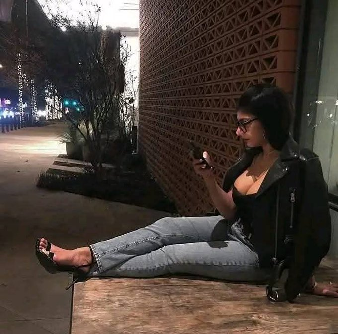 JaneJohn28's tweet photo. Link👉 https://t.co/wZlM8uf4Uk
Xbox Gaming or Dating Night With Mia Khalifa?😻

#Mia #MiaKhalifa #miakhalifaِ https://t.co/ig8cp1chYh