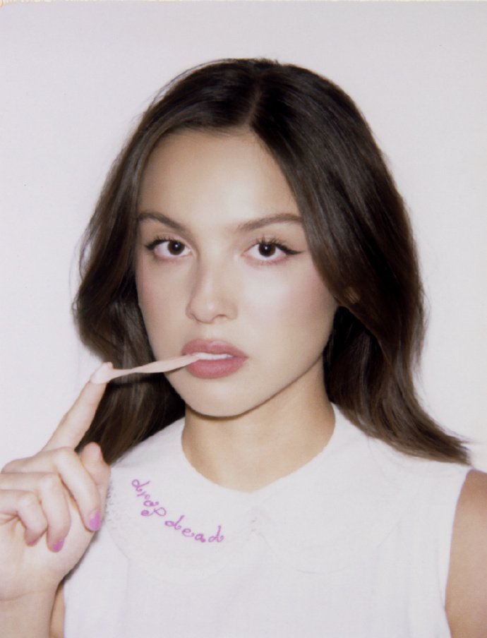 oliviarodrigocn's tweet photo. Olivia new photo shoot for drop dead
#dropdead #oliviarodrigo https://t.co/rSlxX51ZYw
