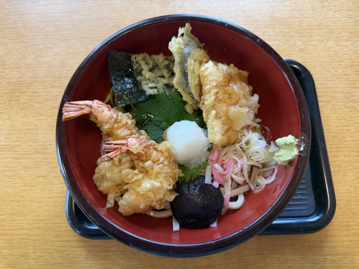 mioka31's tweet photo. そば・うどん朝日屋✨
季節限定の冷やし揚げ餅天おろしうどん😊

サクサク揚げ餅×天ぷら×さっぱりおろしが最高✨
うどんのコシも◎で大満足でした☺️

落ち着いた雰囲気でゆっくりできたのも良かった🌿

#朝日屋 #うどん #冷やしうどん #埼玉グルメ #越谷グルメ https://t.co/biWlV8y8NV