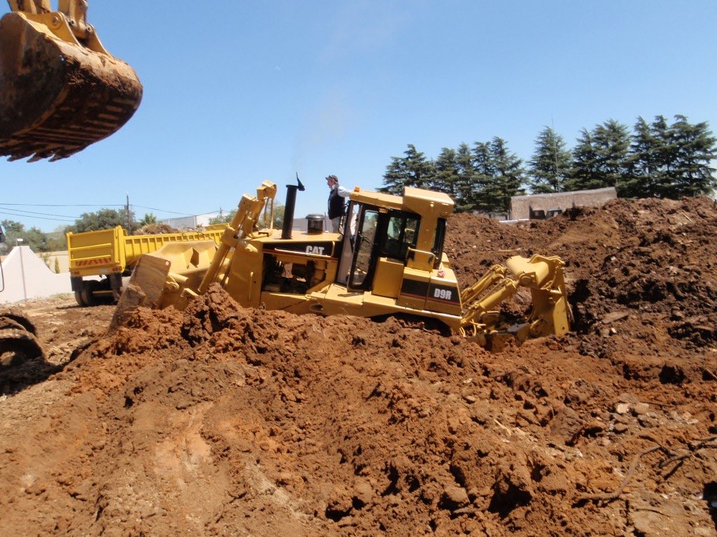 DiggerManBlog's tweet image. Sticky situation for Cats in South Africa #FlashbackFriday

earthmoversmagazine.co.uk/digger-man/vie…

#diggermanblog #EarthMovers #excavators #sticky