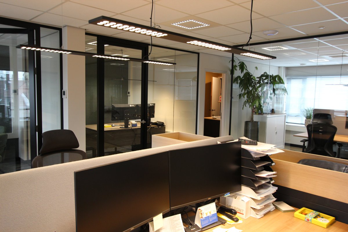 Atomislighting's tweet photo. Plan Bee Onderhoud en Advies B.V. ,
Voor het nieuwe bedrijfspand van Plan Bee Onderhoud &amp; Advies in Capelle aan den IJssel heeft Atomis met trots de volledige verlichting mogen leveren. Een project waarin kwaliteit, functionaliteit en esthetiek naadloos samenkomen. https://t.co/QGla24cGCg
