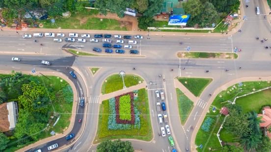 aniku_jakii256's tweet photo. Government steps up investment in road infrastructure to unlock connectivity and livelihoods nationwide.
Better roads mean faster movement, expanded trade, and inclusive economic growth.
#GoldenPosts
#InfrastructureUG #Connectivity #BuildUganda
@MoWT_Uganda @UCC_Official https://t.co/SfLIHThqgc
